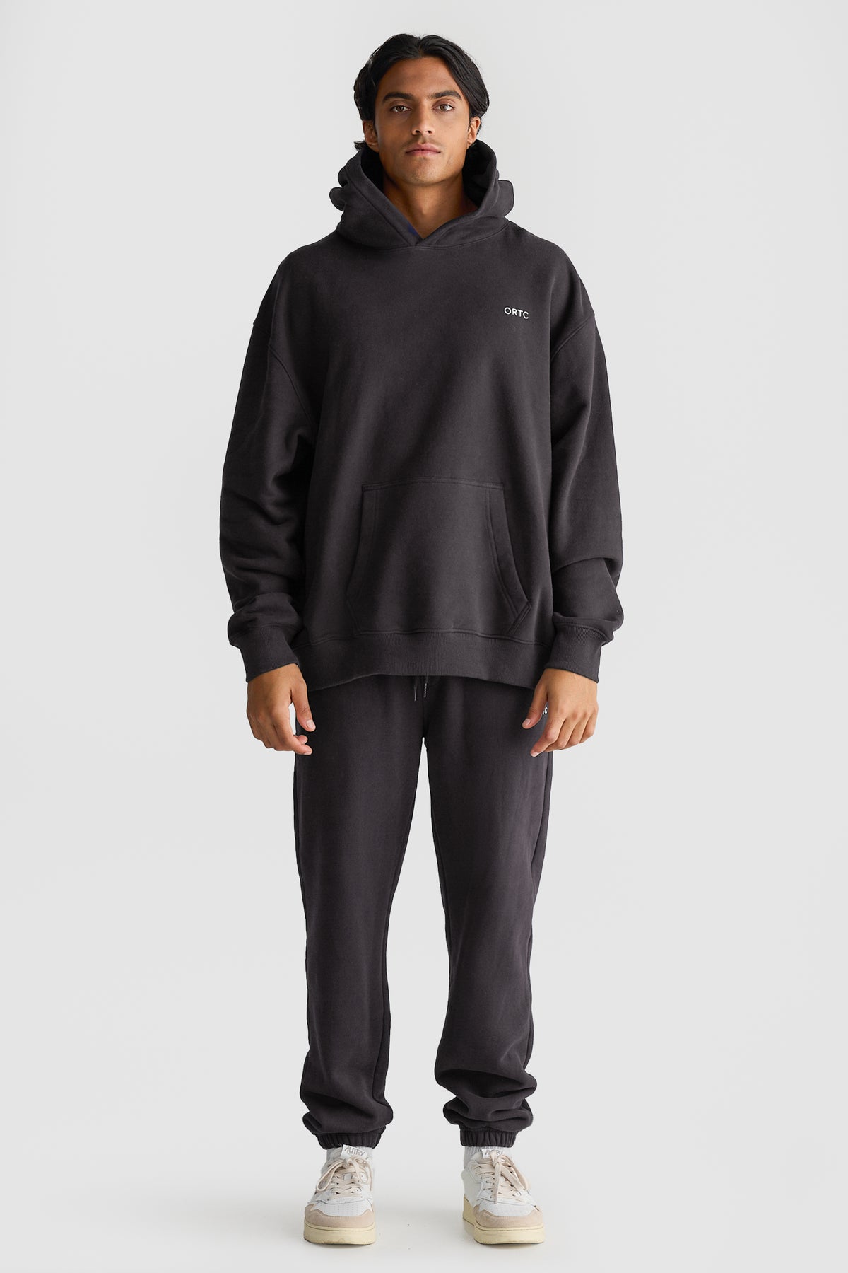 Male model is 183cm/6'0" and wearing a size large